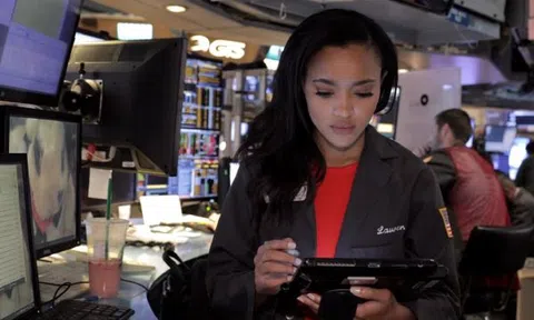 Hành trình thành công của bóng hồng duy nhất trên sàn chứng khoán New York