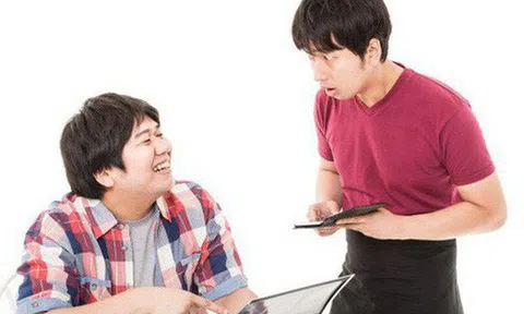 Nhà hàng Nhật dựng biển: "Khách hàng không phải thượng đế, nhân viên không phải nô lệ", dân mạng đồng loạt tán thưởng