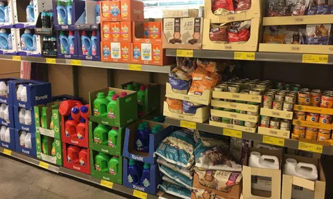 Aldi - Siêu thị trăm tuổi chuyên “bóc lột khách hàng”: Khách tự đóng hàng, tự cất xe đẩy nhưng ai cũng “chết mê” vì giá rẻ vô địch và cực kỳ chuyên nghiệp