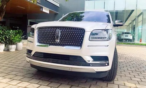 Đại gia Quảng Ngãi tậu Lincoln Navigator mới giá 9 tỷ đồng