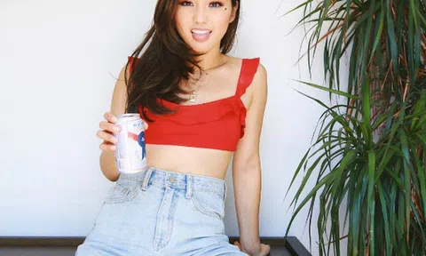 Cô gái bị trường đại học từ chối tạo nên 'đế chế' thời trang 2 triệu người xem