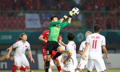 Bùi Tiến Dũng kỷ lục “giữ sạch lưới” còn “bầu Quyết” kiếm hàng trăm tỷ đồng hôm nay