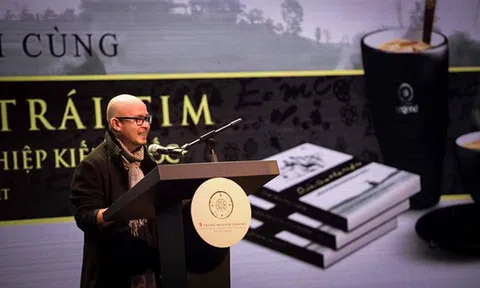 Trợ lý ông Đặng Lê Nguyên Vũ: Có dịp Tết, Chủ tịch tặng các anh em cấp lãnh đạo cuốn "Khác biệt hay là chết", thường chữ "chết" không dành tặng dịp Tết