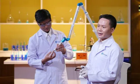 Cạn vốn hoạt động, hai nhà khoa học phải "gõ cửa" Shark Tank: Shark Hưng lần đầu tiên "rút" 17 tỷ đồng cùng Shark Việt đầu tư vào startup công nghệ y học cho tương lai