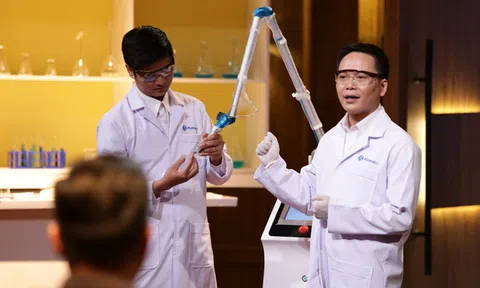 Hai nhà khoa học gọi vốn thành công 17 tỷ đồng trên Shark Tank: Bị 4 cá mập dùng chiêu 'quay' đến mức không gật đầu không được
