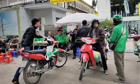 Các ứng dụng gọi xe Việt ở đâu khi Go-Viet, Grab giành thị trường?