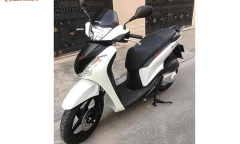 Soi Honda SH cũ biển 'tứ quý' giá 400 triệu tại Sài Gòn