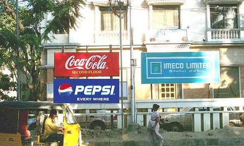 Muôn kiểu 'dìm' đối thủ bằng quảng cáo của các thương hiệu