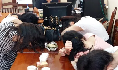 Đại gia nào bỏ nghìn đô mua dâm hoa hậu, á khôi, người mẫu?