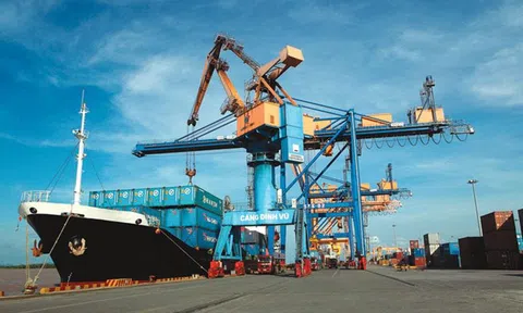 Đại gia hút cát thâu tóm cảng Đình Vũ và các dự án BOT của Bộ GTVT như thế nào?