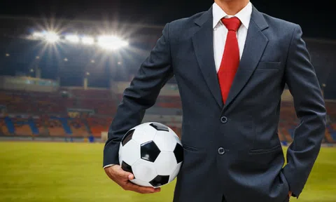 Làm kinh doanh cũng như tham gia một trận bóng, muốn chiến thắng bạn cần có mục tiêu rõ ràng, hiểu được sự thay đổi của thế trận để có chiến lược khôn ngoan