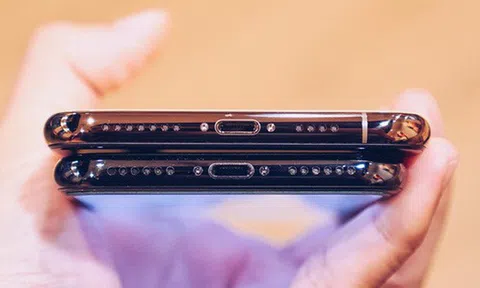 Giải ngố: Tại sao iPhone XS lại có cạnh đáy thiếu cân đối đến vậy?