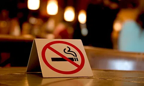 Bác sĩ đại diện WHO tại Việt Nam: Giá 1 bao thuốc ở Úc khoảng 400 ngàn đồng, ở Singapore là 200 ngàn đồng, Việt Nam chỉ từ 6-7 ngàn đồng, đã đến lúc tăng thuế thuốc lá!