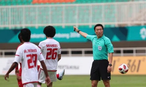 Người Hàn Quốc gửi đơn lên Tổng thống Moon Jae In yêu cầu 'cấm cửa' trọng tài bắt trận Việt Nam - UAE