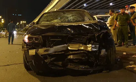 Nữ tài xế BMW đâm 5 xe máy ở Sài Gòn, 1 người chết