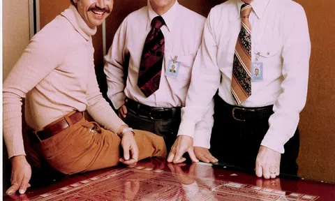 [Hồ sơ doanh nhân] Chân dung hai nhà sáng lập Intel: Gordon Earle Moore và Robert Noyce