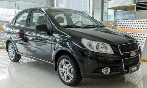 Ô tô sedan hạng B rẻ nhất Việt Nam 379 triệu: Đua giảm giá xuống đáy