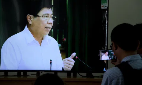 Chủ tịch TP.HCM: 'Từ đáy lòng mình, tôi xin lỗi người dân Thủ Thiêm'