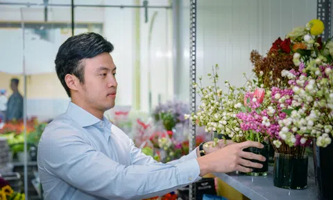 "Shark" Lê Đăng Khoa khởi nghiệp thương hiệu hoa thứ tư