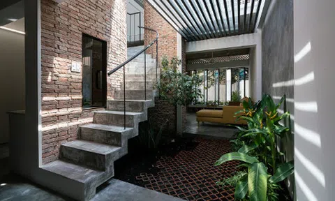 Ngôi nhà gạch mộc ở Sài Gòn đẹp giản dị trên báo Tây