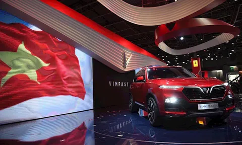 Từ VinFast nghĩ về Bphone