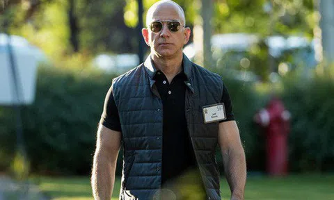 Tốc độ kiếm tiền kinh hoàng của tỷ phú giàu nhất thế giới: Làm 1 giờ bằng người khác làm... 68 năm không nghỉ!