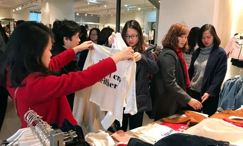 Lương 25 triệu/tháng: 7 năm vẫn trắng tay, tôi xấu hổ ăn bữa cơm nhà bạn