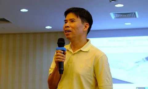 Chiếc ghế ở quán trà sữa khiến ông chủ Thế Giới Di Động lo ngại