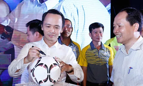 Tỷ phú Trịnh Văn Quyết bất ngờ tuyên bố 'bỏ bóng đá': Tiêu tốn 120 tỷ/năm mà không mang lại gì, thậm chí thương hiệu còn bị bôi bẩn