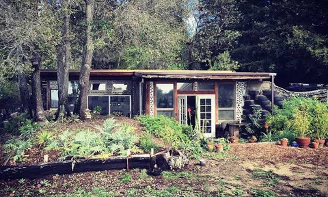 Vợ chồng trẻ xây nhà 50m2 chưa tới 230 triệu khiến ai cũng nể