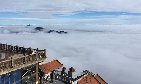 Băng tuyết ngập tràn đỉnh Fansipan