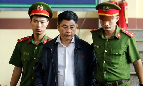 Hai cựu tướng cùng đại gia hầu tòa, kẻ khơi mào ôm tiền bỏ trốn