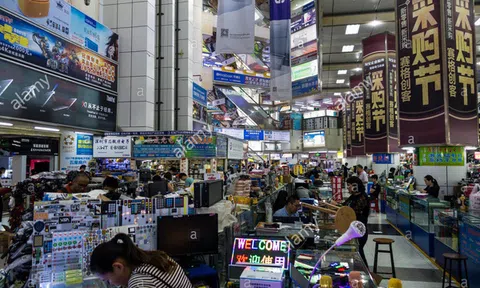 Thâm nhập thủ phủ làm hàng giả, hàng nhái ở Trung Quốc: Ai cũng có thể sản xuất một chiếc điện thoại thông minh hoàn chỉnh chỉ trong vài giờ