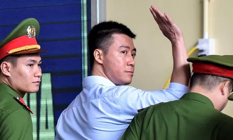 Phan Sào Nam chuyển hàng triệu USD ra nước ngoài trước khi bị bắt