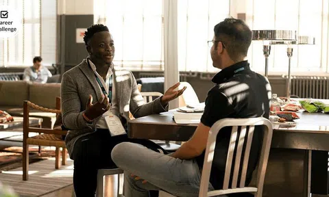 Xây dựng mối quan hệ với bất cứ ai trong 15 ngày - Ngày thứ năm: Đừng 'nhảy bổ vào miệng người khác', hãy luyện tập lắng nghe tích cực