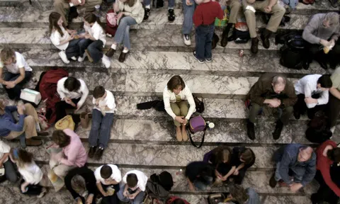 Thích cô độc nhưng khao khát nhận được quan tâm, nhạy cảm và sĩ diện cao: Xin chúc mừng, bạn là mẫu người hướng nội điển hình