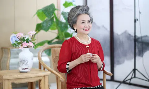 Trung Quốc: Khi cụ bà 71 tuổi vẫn hái ra tiền nhờ làm mẫu ảnh, người ta bắt đầu lo về một nền "kinh tế tóc bạc"