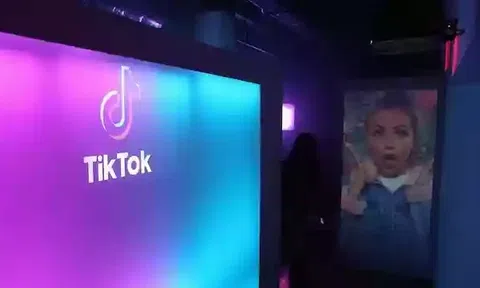 Mạng xã hội Tiktok đang kiếm tiền từ đâu?