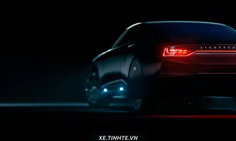 Startup Hà Lan giới thiệu xe điện năng lượng mặt trời, sạc 1 lần chạy 800 km, bán ra từ 2020