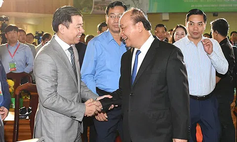 Thủ tướng mong các nhà đầu tư đều tài tình như tuyển bóng đá Việt Nam