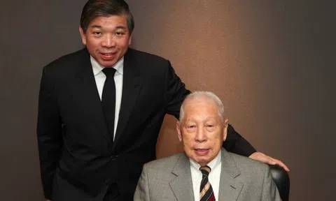 Ở tuổi 100, tỷ phú già nhất thế giới vẫn tới văn phòng mỗi ngày