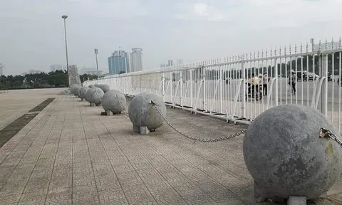 Bất ngờ di chuyển 40 quả bóng xích tại sân Mỹ Đình để "lấy hên"?