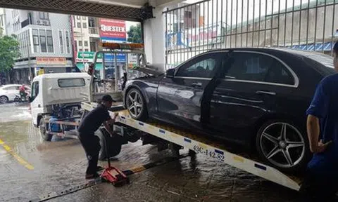 Xe sang Đà Nẵng ngập nước: Tiền sửa bằng nửa tiền xe