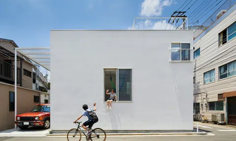 Ngắm nhà trắng 'kịch độc' với 7 ban công quay ngược