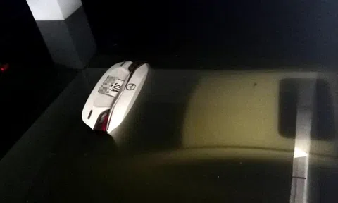 BMW, Range Rover chìm trong hầm để xe, đại gia Đà Nẵng 'khóc ròng'