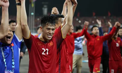 Đình Trọng đá quả cảm, chấn thương nặng lỡ hẹn Asian Cup