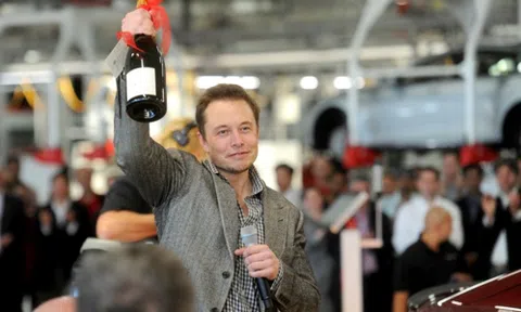 Tỷ phú Elon Musk từng sống chỉ với 1 USD mỗi ngày