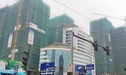 'Đại gia' thâu tóm đất vàng, cao ốc 'đu bám' đường vành đai nghìn tỷ