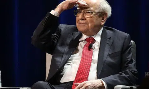 Trong khi mọi người hoang mang cách làm giàu, Warren Buffett lý giải cách làm giàu của mình chỉ "gói gọn" bằng một từ