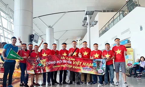 Hàng nghìn cổ động viên Việt Nam lên đường sang Malaysia cổ vũ thầy trò HLV Park Hang-seo